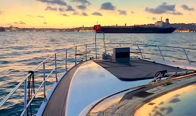 Bakı sunset yacht tour on Bosphorus