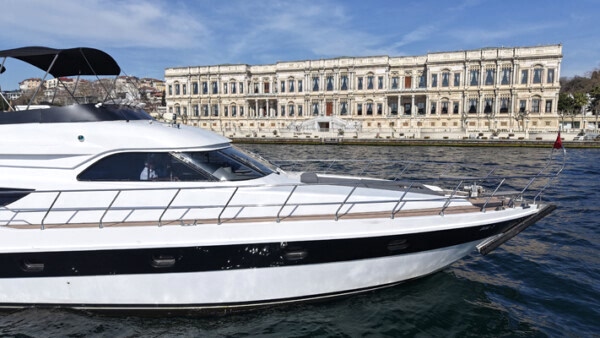 bosphorus sunset cruise Bakı by luxury yacht zoe